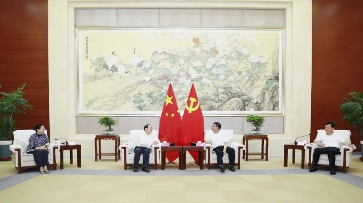 集團(tuán)黨委書記、董事長石培文一行拜訪定西市委市政府主要領(lǐng)導(dǎo)
